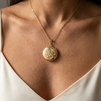Thumbnail for Collier Médaillon Rond Fleuri