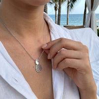 Thumbnail for Collier ananas — photo portée, taille réelle, argent | SKU: 8050907-white-gold