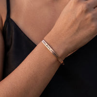 Thumbnail for Bracelet jonc — gros plan sur les détails, or rose | SKU: lbat-rg