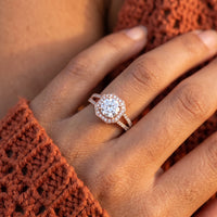 Thumbnail for Bague halo — gros plan sur les détails, or rose | SKU: 346060-4.5-rose-gold