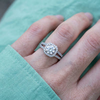 Thumbnail for Bague halo — gros plan sur les détails, argent | SKU: 346060-4.5-silver