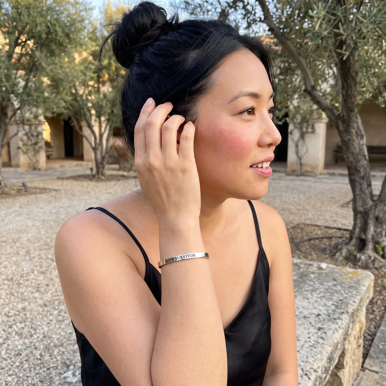 Bracelet gravé — photo portée, geste du quotidien, argent | SKU: 2020s-wg
