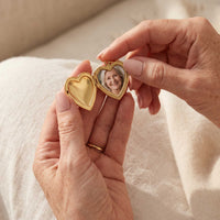 Thumbnail for Collier Médaillon Coeur à Volutes