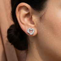 Thumbnail for Boucles d'oreilles coeur — gros plan sur les détails, argent | SKU: 4478648-platinum-plated-clear