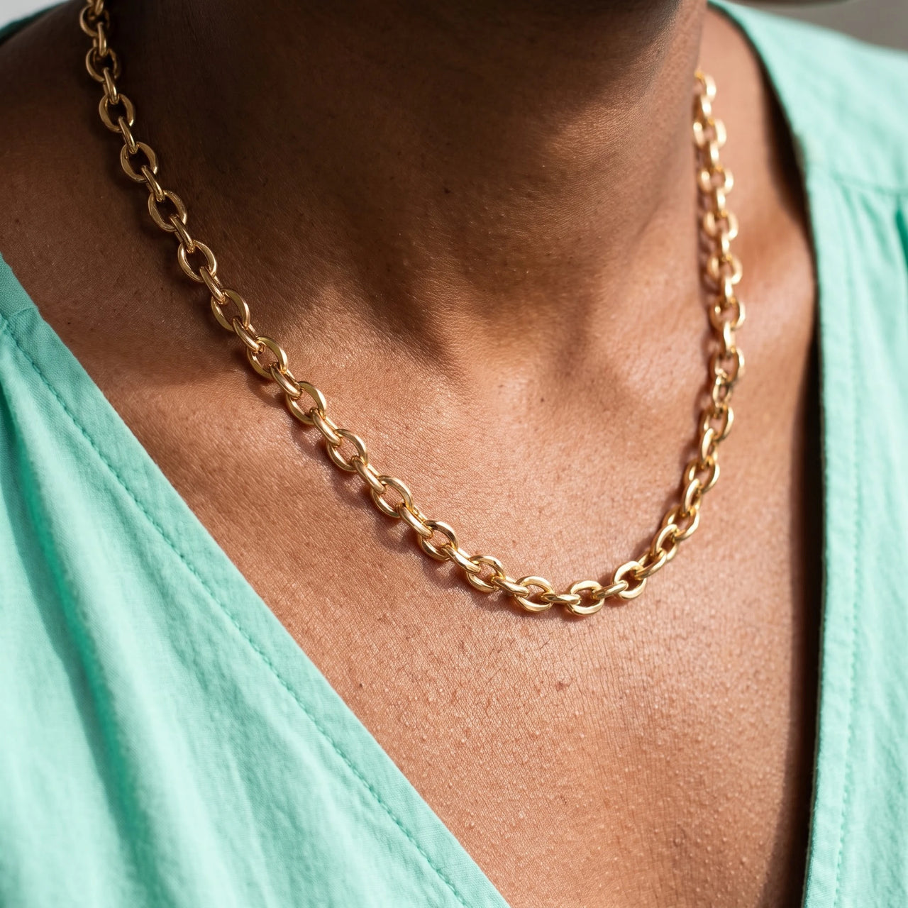 Collier maille — gros plan sur les détails, or | SKU: lachaine