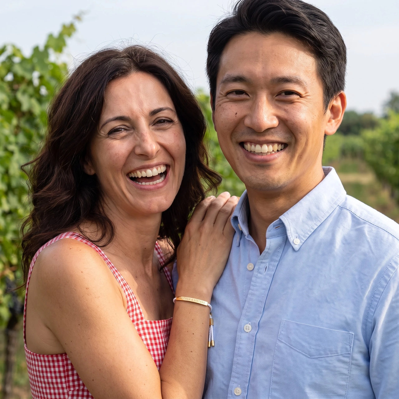Bracelet blanc — photo en couple, or | SKU: laperle-g