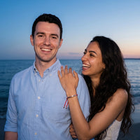 Thumbnail for Bracelet cordon rouge — photo en couple, or rose | SKU: lamour-rg