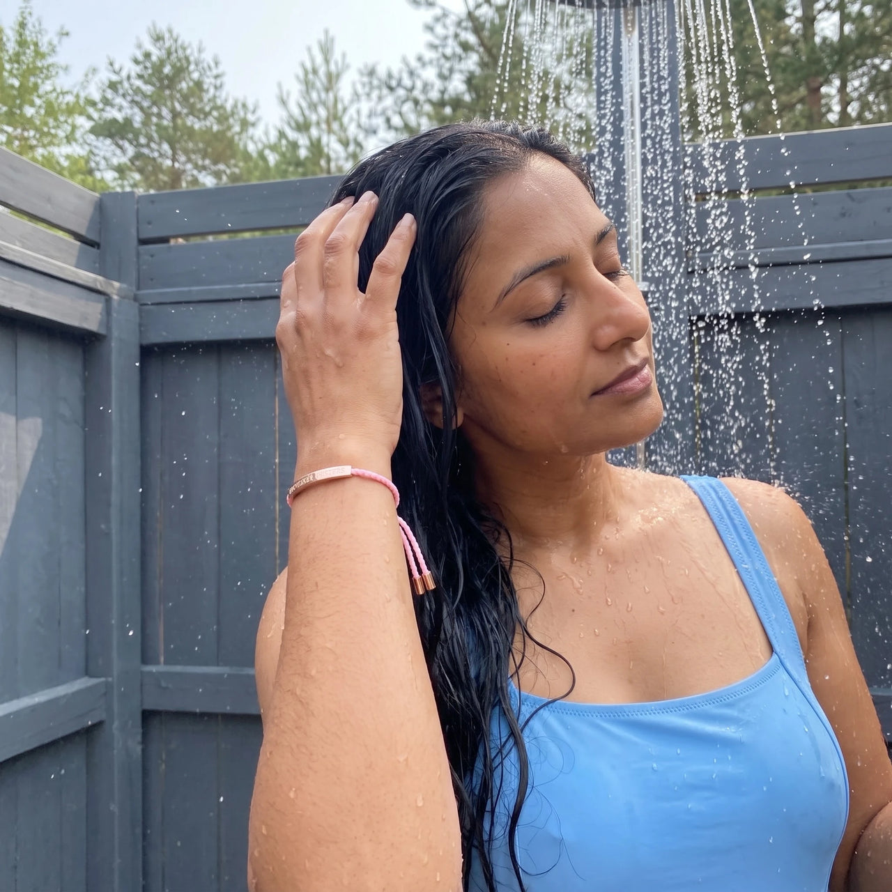 Bracelet couple — photo portée sous la douche, waterproof, or rose | SKU: lecorail-rg