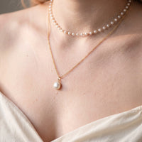 Thumbnail for Collier perle — gros plan sur les détails, or | SKU: lepure