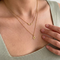 Thumbnail for Collier lune — gros plan sur les détails, or | SKU: letoile-g