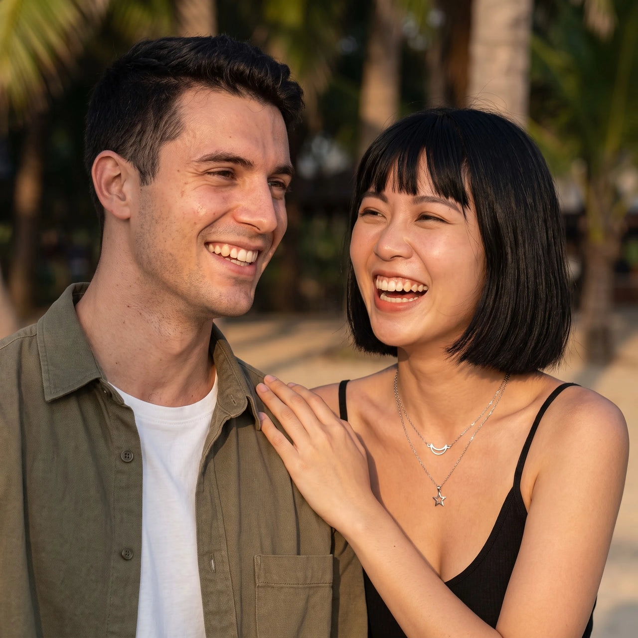 Collier lune — photo en couple, argent | SKU: letoile-wg