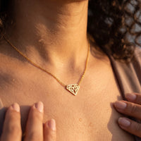 Thumbnail for Collier géométrique — gros plan sur les détails, or | SKU: 12791388-gold