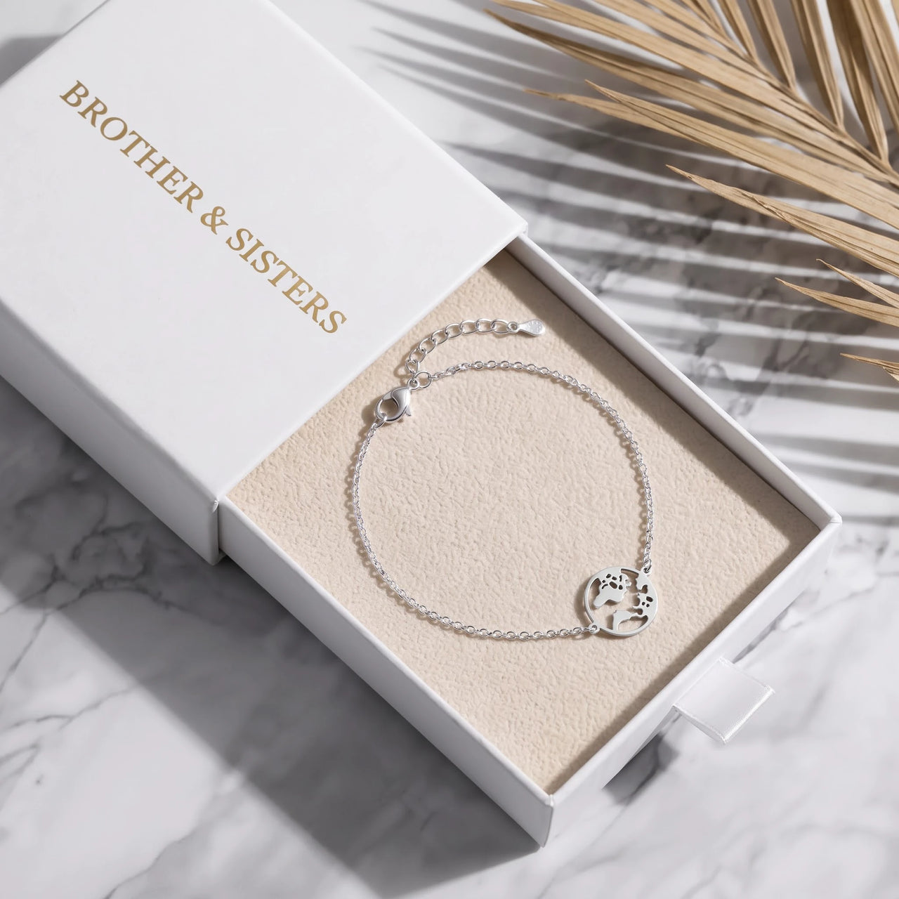 Bracelet mappemonde — dans l'écrin cadeau, argent | SKU: 22665062-white-gold