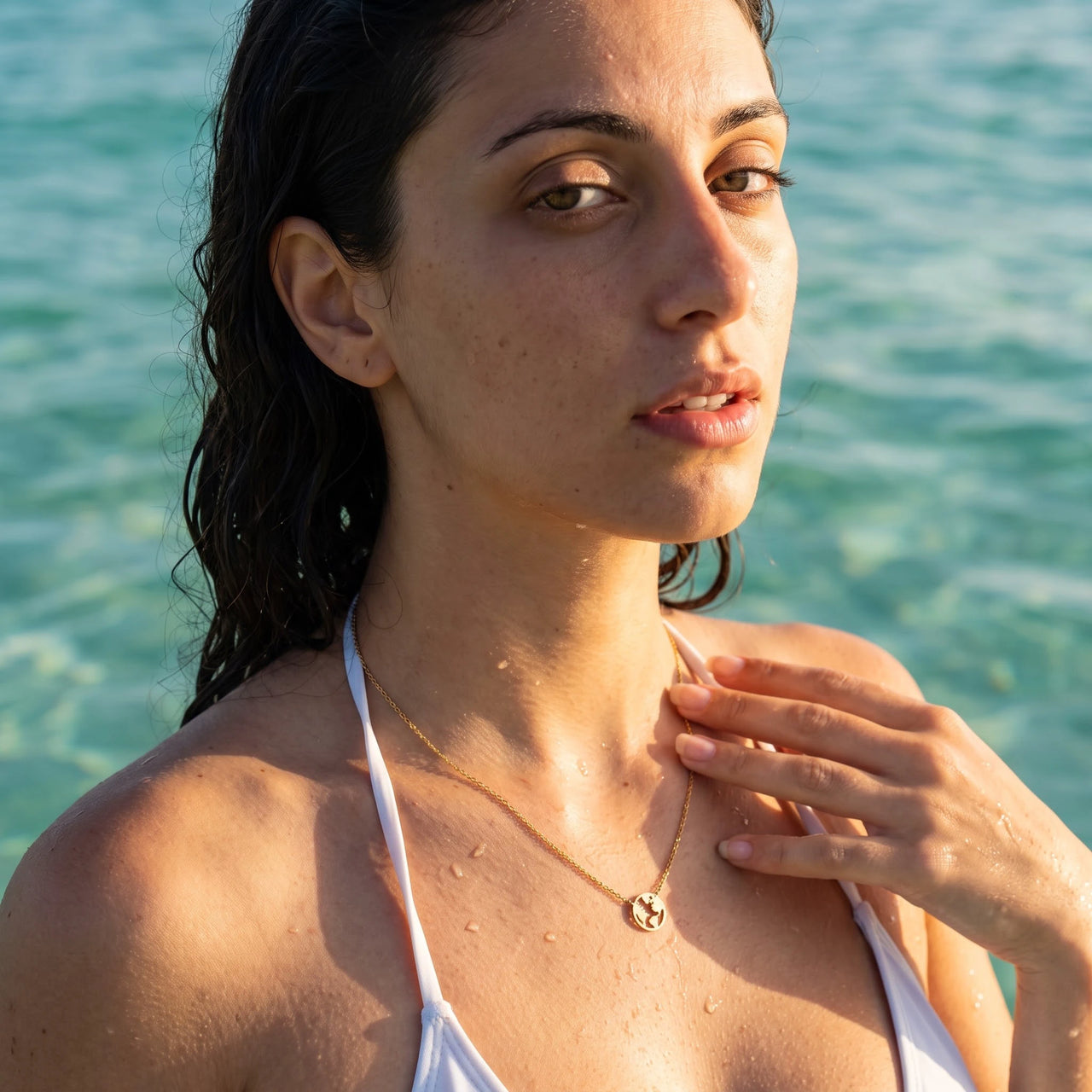 Collier terre — photo portée dans l'eau, waterproof, or | SKU: 22173453-gold