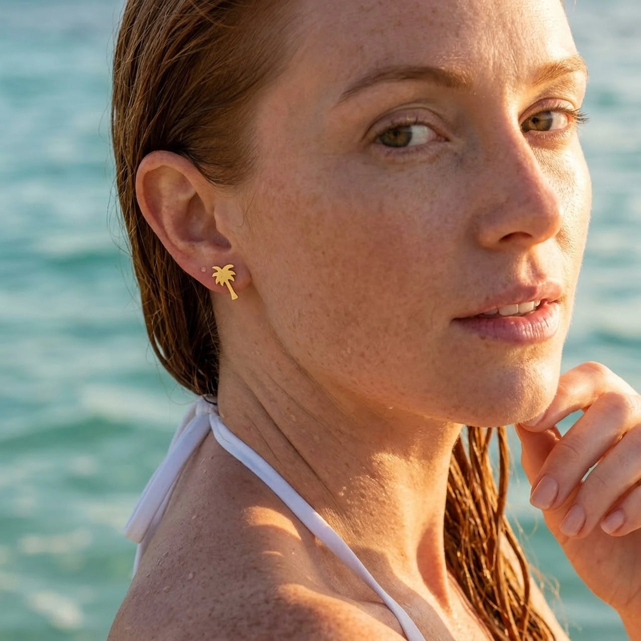 Boucles d'oreilles palmier — photo portée dans l'eau, waterproof, or | SKU: 10287609-gold-color