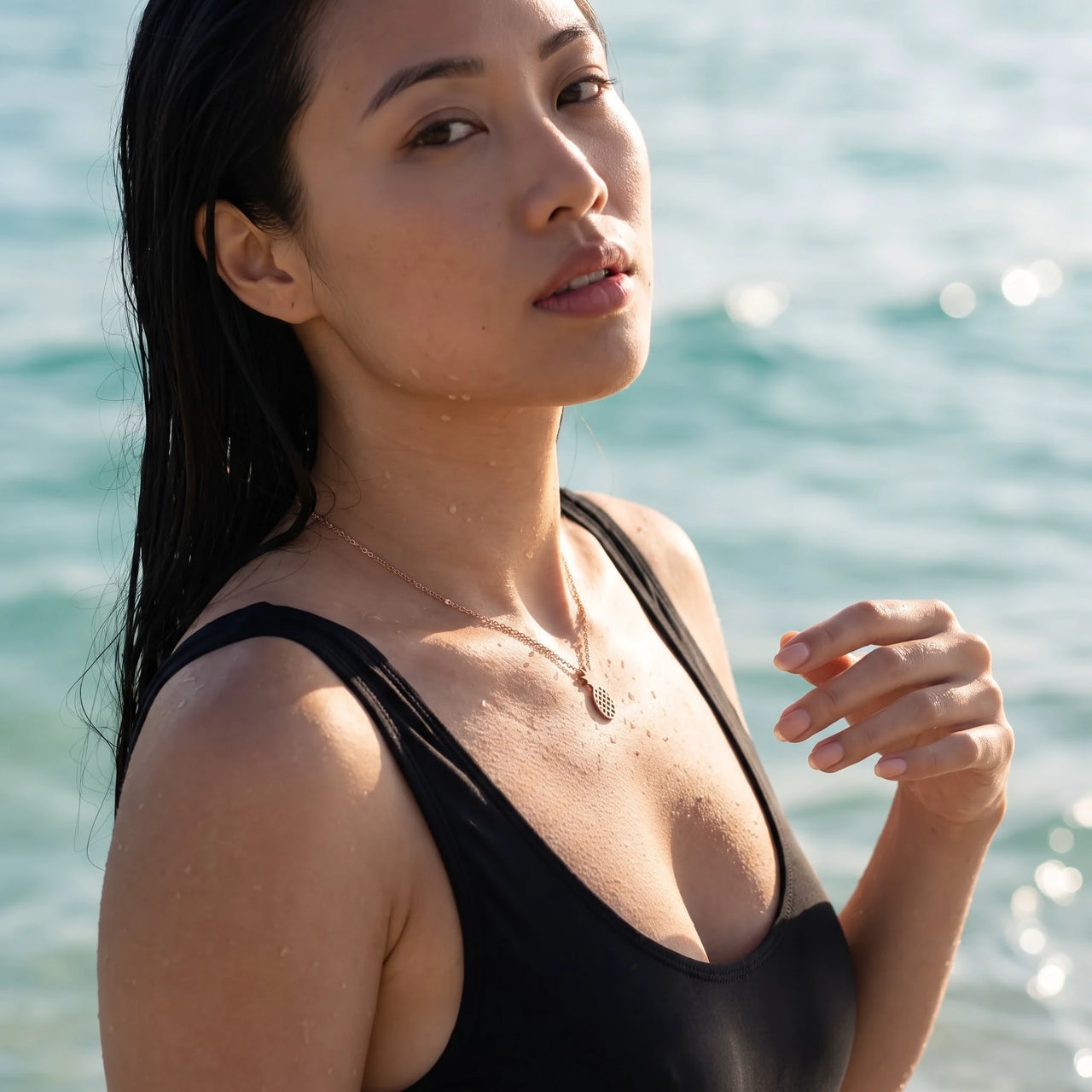 Collier ananas — photo portée dans l'eau, waterproof, or rose | SKU: 8050907-rose-gold