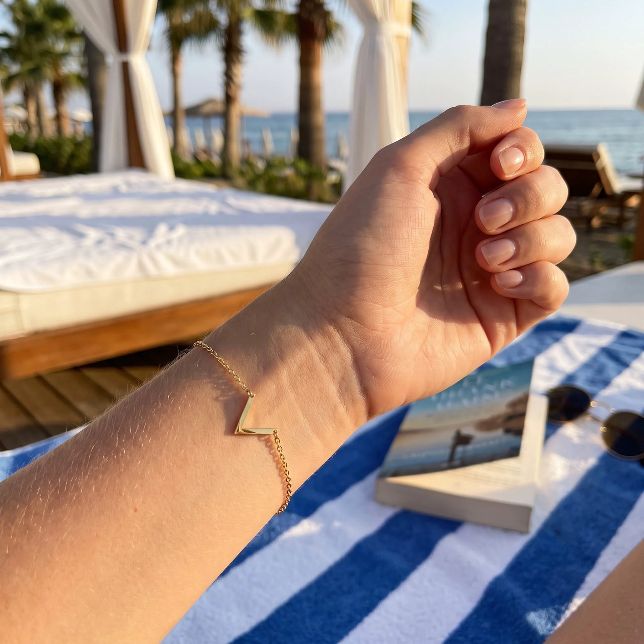 Bracelet fin femme — photo portée, taille réelle, or | SKU: 9443177-gold