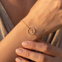 Thumbnail for Bracelet vague — gros plan sur les détails, or | SKU: 17429078-gold