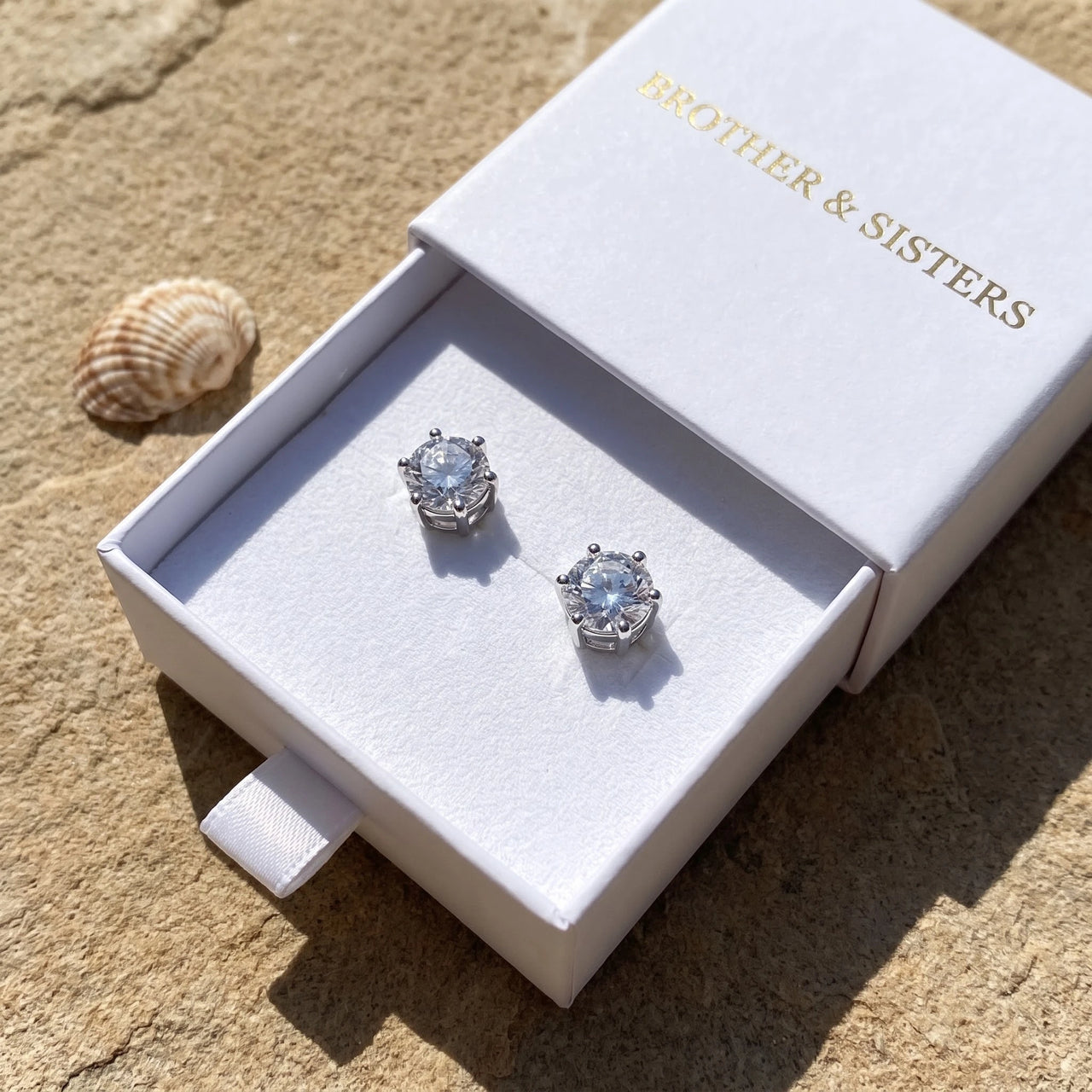 Puces d'oreilles — dans l'écrin cadeau, argent | SKU: 5056659