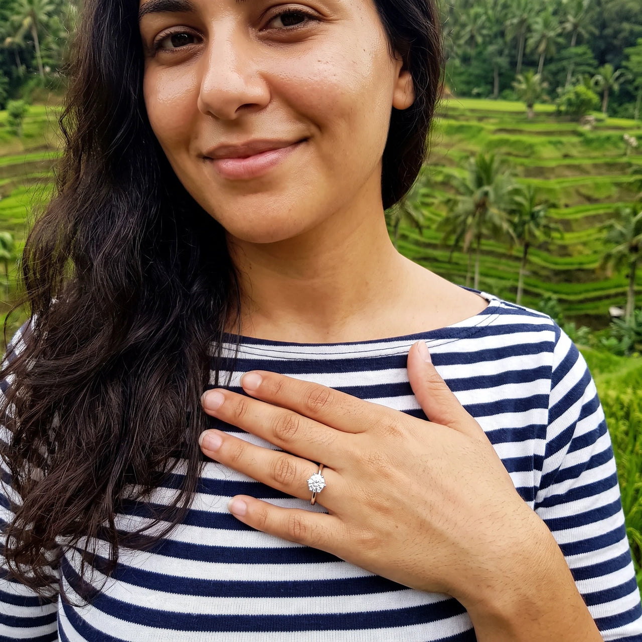 Bague solitaire — photo portée en escapade, argent | SKU: 33759698-4.5-silver