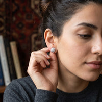 Thumbnail for Boucles d'oreilles flocon de neige — photo portée, geste du quotidien, argent | SKU: 30876249