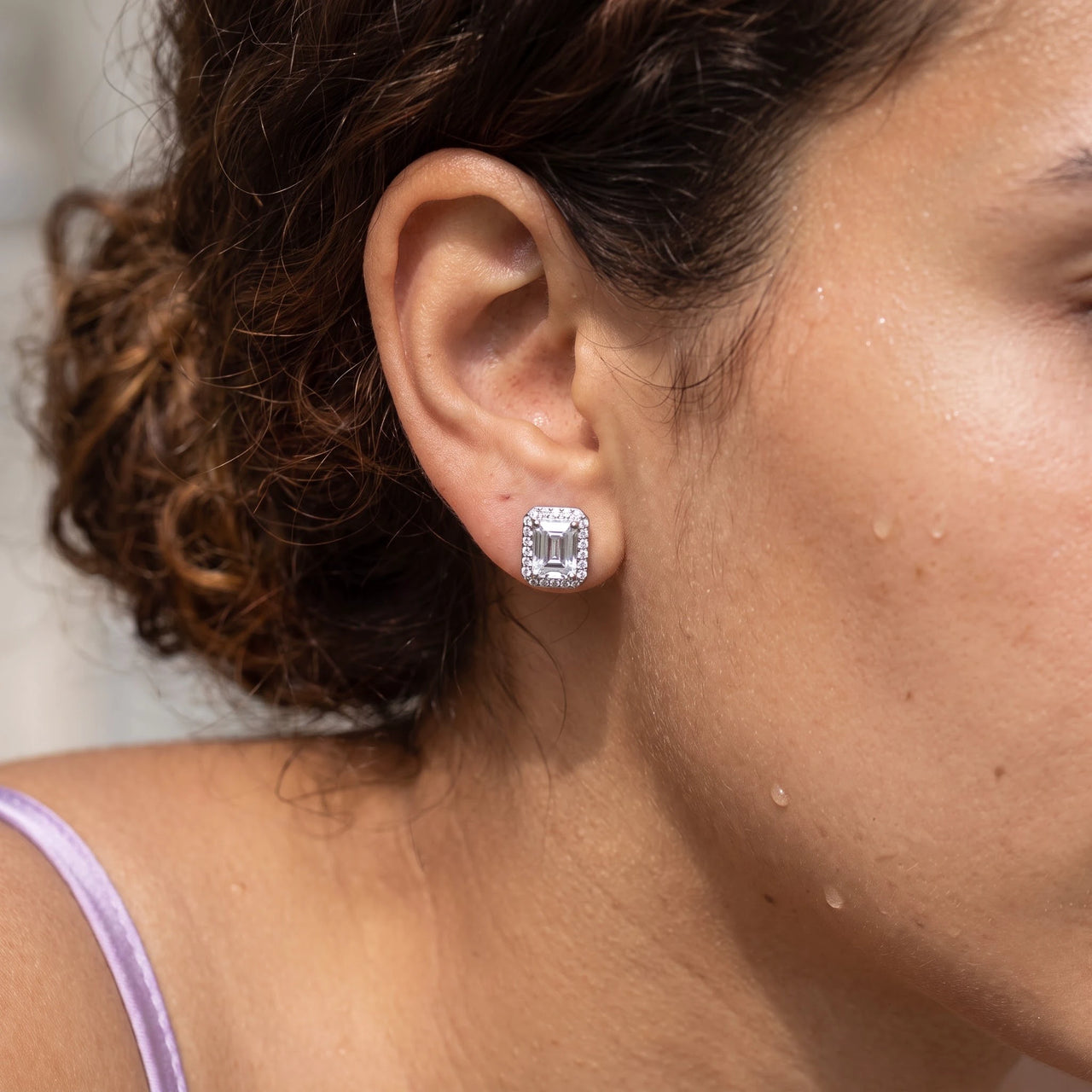 Puces d'oreilles argent — gros plan sur les détails, argent | SKU: 22683128