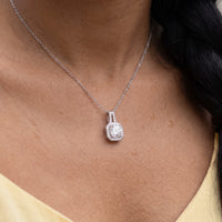 Thumbnail for Pendentif carré — gros plan sur les détails, argent | SKU: 505762
